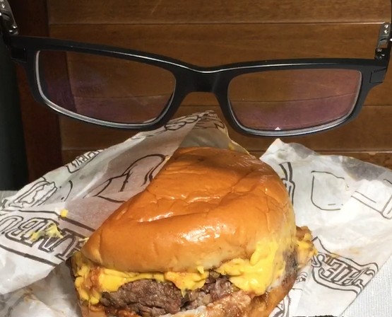 oculos e hamburguer #3 do Sabinos com os3fominhas